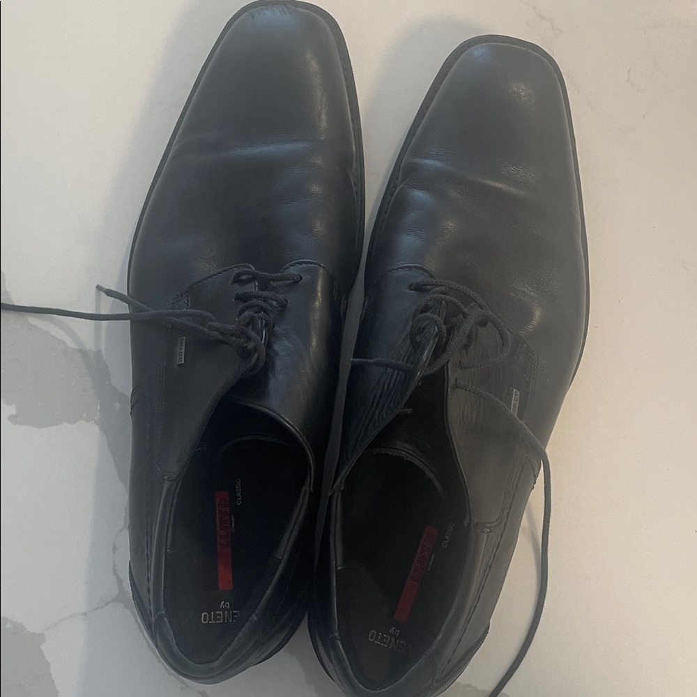 Mezlan Black Leather Oxfords